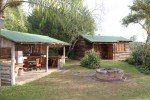 Outdoorküche und wildromantisches Cottage - unsere Unterkunft für zwei Nächte in der Nähe vom Addo Elephant Park © Kerstin