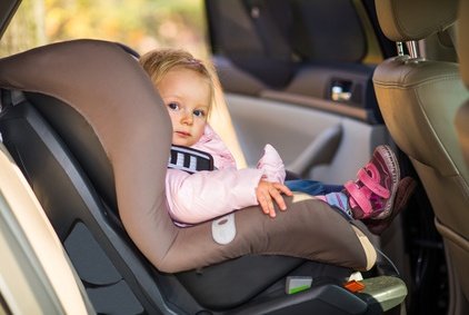 Autokindersitz Ratgeber 15 Fragen Zu Reboard Sitzen Mehr Sicherheit Fur Kinder Im Auto