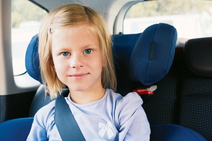 Kinder im Auto sicher transportieren - Das Kindersitz-ABC