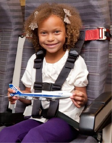Welcher Sicherheitsgurt für Babys und Kinder im Flugzeug?
